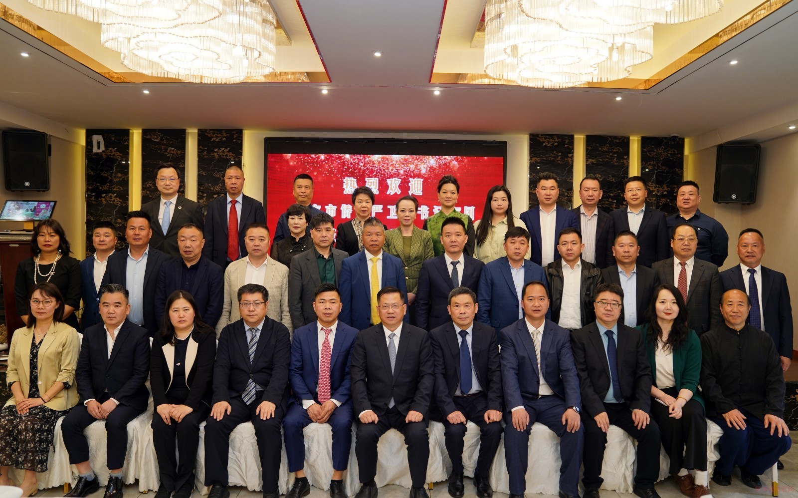  北京市侨联严卫群书记率团莅临米兰并与侨界代表座谈交流 
