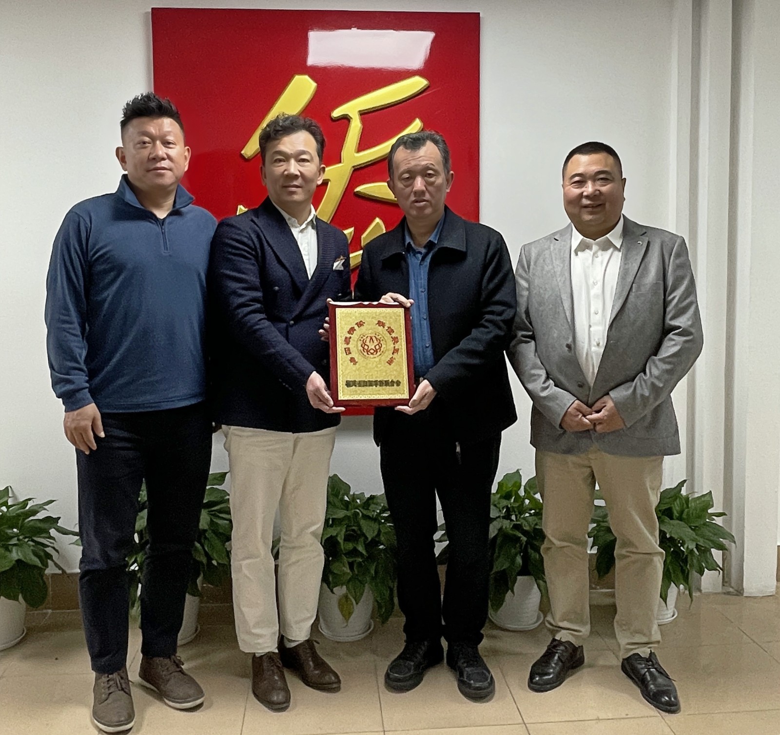 微信图片_20250219223914_副本.jpg