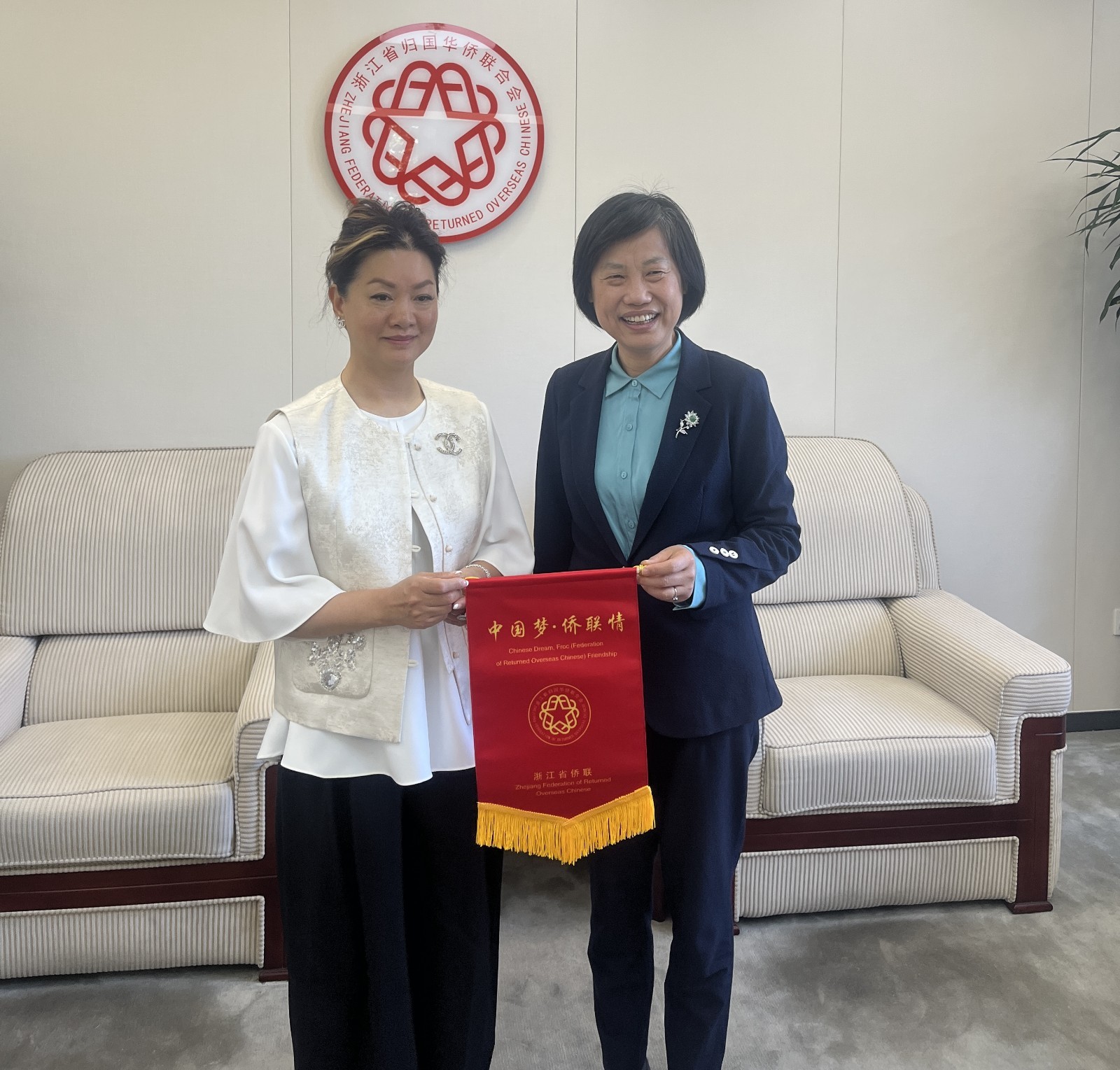 微信图片_20250419131542_副本.jpg