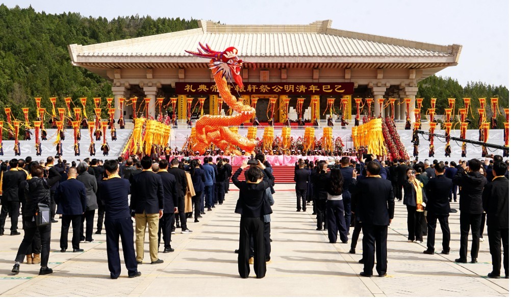  意大利知名侨领黄国权·胡月燕·王士晃等应邀参加“中华大祭祖一乙已（2025）年清明公祭轩辕黄帝”盛典 
